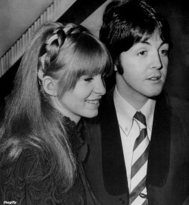 Paul and Jane at the London Pavilion on 4 January 1968 for the premiere of Here We Go Round the Mulberry Bush.