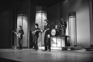 12  1964 Sunday Night At The London Palladium