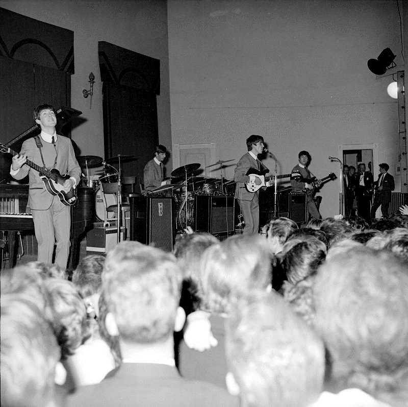 Beatles.ru / Изображение из темы "Фото Антология Битлз 1963 – октябрь"