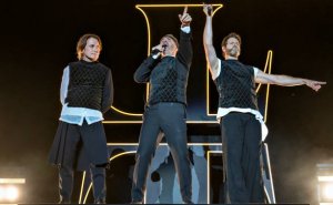   Take That    () 28  2024 . 