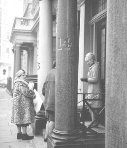 13  1964 -     13 Emporers Gate