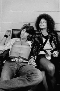      (  )   *  -    Rolling Stones   (1972 ).