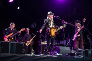 ( )  ,  ,        - Mott The Hoople       Ramblin' Man Fair   Mote Park  , 30  2018 . 