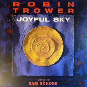     2023 ,   Sari Schorr.  21       ,    .       .