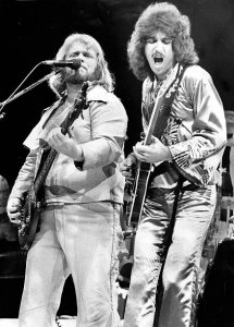 - Bachman Turner Overdrive.  19750819  :       23 000   ,       Bachman-Turner Overdrive  CNE Grandstand  .     ,    BTO  ,   -     ,  ,      . -     13  , ,  ,  1,5  .     18  1975 .