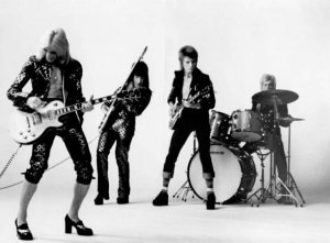    ,   ,        Ziggy Stardust And The Spiders From Mars      1972   , .
