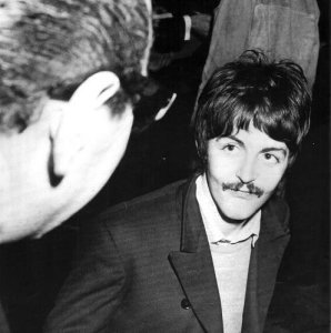  3  1967 . |   ,  EMI Abbey Road ( Beatles Book Monthly,  46 )