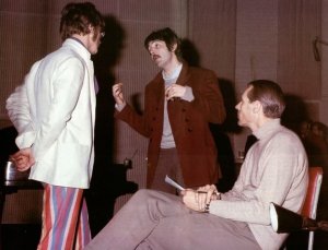  3  1967 . |   ,  EMI Abbey Road ( Beatles Book Monthly,  46 )