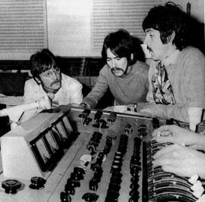  3  1967 . |   ,  EMI Abbey Road ( Beatles Book Monthly,  46 )