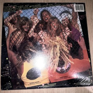    -    ,    Dragon    Surfs Up Medley,     Soul City.                      .