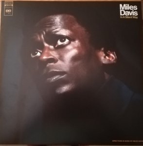       Miles Davis  .