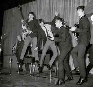 1963.11.04  London. Prince of Wales Theatre.  01 