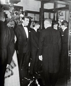 1963.11.04  London. Prince of Wales Theatre 01 