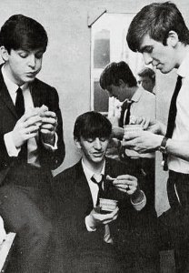 1963.03.24 - Liverpool. Empire Theatre. Backstange 01 