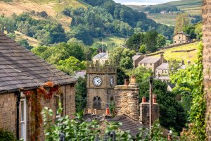 Hayfield, High Peak District by Bob Longworth