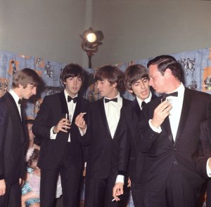 6  1964, London Pavillion.    A Hard Day's Night.