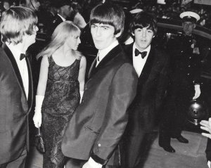  6  1964, London Pavillion.    A Hard Day's Night.