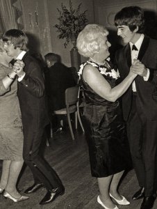 1964.07.06  London. Dorchester.