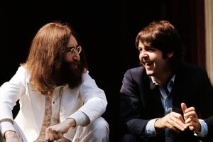  8  1969  Outside EMI Studios, Abbey Road Photos by Linda McCartney 