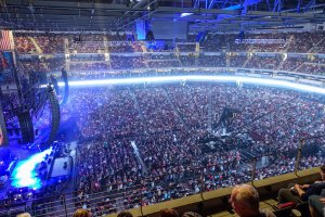   : Pinnacle Bank Arena, 