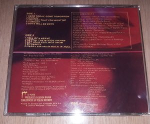  CD.