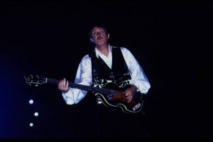 Paul McCartney Live At The Palais Onmisports de Bercy, Paris, France (Wednesday 13th October 1993)