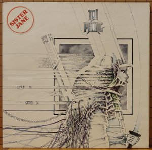 Tai Phong-Tai Phong, 1975 (Rock, Progressive Rock)  - Taï Phong (- -  , , ),    1972 .   -     .    ,       .       ,   .  15      -   -   ,   .  1972            - , ,    -      (         ),  .  ,   -,       ,        WEA.     Taï Phong (   - Sister Jane,     ).