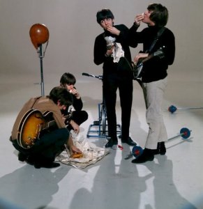 The Beatles  -  I Feel Fine, 1965.
