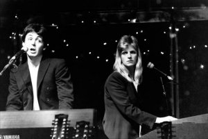 24  1979 Wings    Royal Court (Wings UK Tour)   