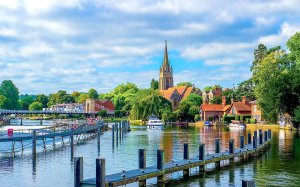 The River Thames at Marlow, Chequers by Philip Enticknap
