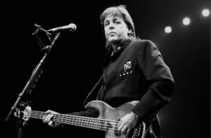      CA Los Angeles Forum , - ,  ( , 27  1989 .).