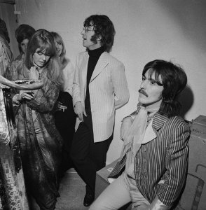 5  1967        Apple Boutique