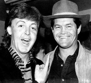 Paul McCartney & Micky Dolenz(The Monkees)   Madison Square Garden, 1989.