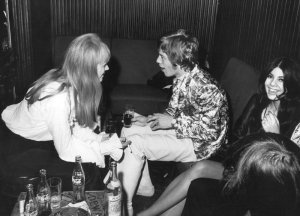 ��������� ���������� ���� � ��������, ��������� � ������ 1967 ���� � ���-����, ������, ��� �������� ����������� � ��������� �����. �������� ����� ����� ���������� �� ��������� (���� ������� �� ������), � ������ ����� ����� ��������� ���� Iva Zanicchi � Claudio Villa � ������ Non pensare a me (��������, ������ ��������� ������ �, �� � - ����� ��� 😉 ). �����, �������� ��������� � ������ C'è chi spera � ����� � ���������� ����� ����������� ������ Riki Maiocchi. ����� ������ ���������� ����������� Sonny & Cher, Connie Francis, Dalida, Gene Pitney, The Hollies, Bobby Goldsboro � ���� ������, ������� ��� ����� �������� � ����� �����.