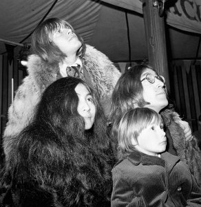 ������, ����, ������� � ���� ��������� �� ������������ ��������� ��������� �� ������� The Rolling Stones Rock And Roll Circus (������, ������ Intertel), ������� 1968 ����.