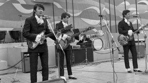 3 ������ 1965 ���� � �������� ���� ���������� ������ Czerwone Gitary, ������� ��������� ��� �������� ���������� �������. � ������� ��������� ����� ����������� �� ����� ���� ������������ ������ ���������, ����������, ��������, ������ � ������ ��������. ������ ���������� ��������� � �� ��� ����.