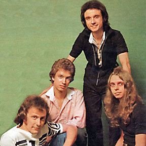 Hello � ���������� ����-���-������, ����� Bell Records, ��������������� �� ����������.