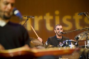 14 ������ 2010 ����� ��������� � Den at The Metropolitan Museum of Art, ���-����.