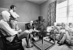 ���� �������, ������� ������� ������������ ��������, ����� ��������� ��� �������� ���-������, ��������� ��� ������ Rock 'n Roll Heaven, ��������� ������ � ���������� ����� �'���� (�����). ����� ����� �������: ���� ���������, ������� ����� ��������� ��� ���� �����; ����� ��� � ������ ������ �������; ���� ������ � ������ ������ �������-������ ������; ������ ���� � ������ ������; � ��� �'������� � ������ ����� ���������