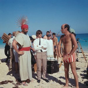 19 ������ 1932 ������� ������ ������  �� ������� ������ Help!, 1965 