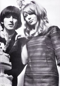 21 ������ 1966: ������ �������� ������� �� ����� ����.