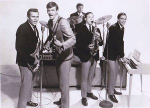 Rick & the Ravens, � ������� ������ Ray Manzarek (guitar) � Jim Manzarek (organ).