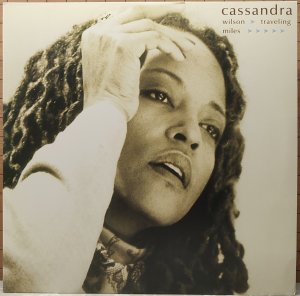 ��������� �������(����. Cassandra Wilson) �������������� �������� ������, ��������, ����� ����� � ��������.�