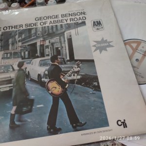 George Benson The other side of Abbey Road 1969 A&M Records.����� ��� ������ ����� ������ � ���� ���������� �Abbey Road� �������� ���� ������ ���� ������ �� ����� ���������� � ��������� ��������� ������� ������� � ������� ��� � ������ ���������� ����������� ������ ���������� ������� Beatles. ���� � �������� ��������� ������ ������ �������� ����. ��� ������ �� �������� ����� ��������� �� ����� Impulse, ����� ���� �� Verve . ����� �� A&M Records ������� ����������� ����������� ���� ������������ �����. ���������� ������� Beatles �� ������� ������ ���� ��� ��� ����� �������� ����� �������� ����� � �����. ������� ��������� ���� ��� �������, ��� ��� � ����� ������ ������������� ��������� ������ ��� ��� ����������.���� ����� ������, ��� ������, ������ ������� ! ����������� ������ ���� �� ������� ������� ������ ��-�������. �� ������� ������������ ������� �� ���, ��� ������ ���� ������������ � ���� � ���������� ������ �����������, ���  ������ ������������� �������.���������� ������, ������������ �������������!