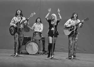 � ��������� ����������� ������ Middle of the Road ������ ������ �������� Ian McCredie � ������ Eric McCredie.