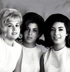 ����� � ������� ������ (The Honeys. ������ ���� �� ������, ����������.)