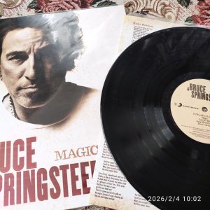 Bruce Springsteen Magic 2007 Columbia . ������������ ������ �������� ����� � �����������... �������, ��� ������. �� ��� ������,���� ������ ���� ��������� ����������� The Rising , ���� ��������,���� �� �����... ����� ������,�� ������ �������( ��� �����, ��� ����� � ���� ����������) � ����������� ��� �������� ��� ( ������ ��� ������), � ������ ����� ���������... ���� � ������� ���� �����������,��� ��� ����� ��������� ������( �� ��������� � ����� �������)... �� ����� ����������.... ��� ����� � ������������... ������ ������������� ������������ ������� �� ����� (  ����� �����������)!!!
