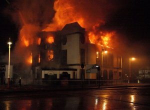 Kingsway (����� ��������� ��� Kingsway Club � Bliss ) ��� ������ ������ � ������, ����������� � 1931 ���� � ����� ����� ���������� � ���������� ������� �������� , ��������� , ������ . � 1960-� ����� �� �������� ������ ��������� �������������, ����� ��� The Beatles , ��� ����� � ���������� ���������� . �� ����� ��� ����� ��������� � ����� ����� 1980-� � ������������ ����� 1990-�. 6 �������� 2010 ���� ����������� ������ ���� ���������� �������, � ��� ��� ������ ������� ������ ���� �������.