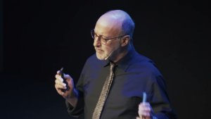 � ����������� The Beatles, �������� ������ ������ � ���������� �������������� ������ ������, ���� ���� ������� ��� �������. ����� ��������� � ��������� ��������� ���� ������� (Mark Lewisohn) ������������ � �������� ������ ��������������� ������ �Evolver 62�. ����� ����� � ���� 10 �������, ��������� � �������� Maverick Entertainment.