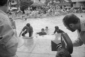 The Beatles �������� ������� ����� Help! �� ������� �������, 23 ������� 1965 �. | ���� � �����